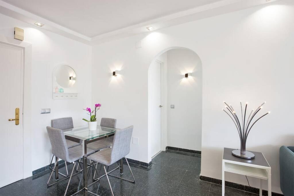 Puertosol 33 - 2 Bed Apartment, Beach Puerto Marina Benalmádena Dış mekan fotoğraf